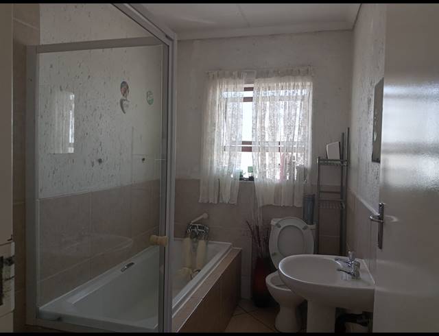 2 BEDROOM SECTIONAL TITLE FOR SALE IN BOKSBURG NORTH